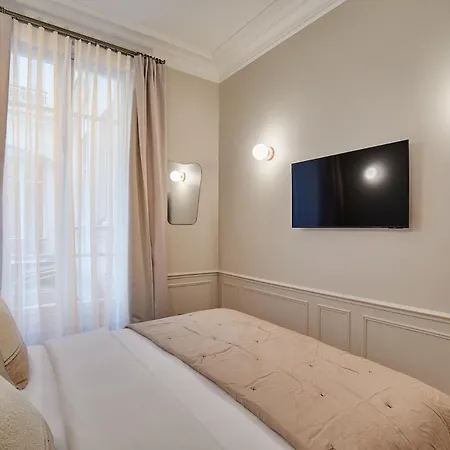 Amazing Saint Germain Des Pres With Ac By Prestige *